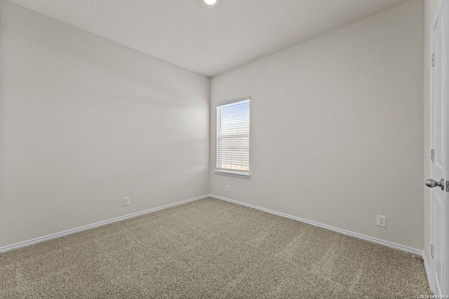 Spacious, unfurnished interior of a new home in Hunters Ranch, San Antonio (Image 16).