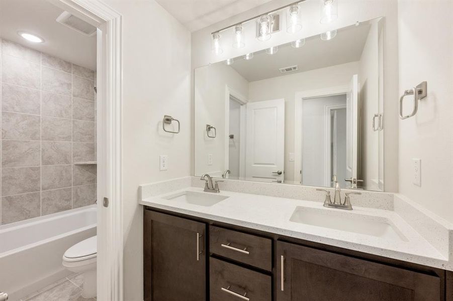 Furnished interior view inside a new home in Liberty, Melissa (Image 6).