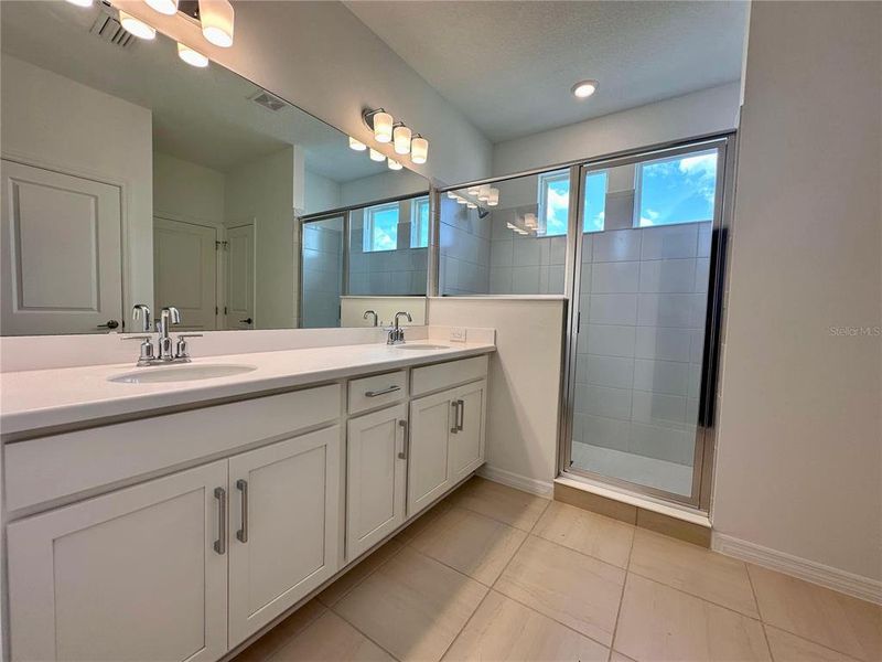 Furnished interior view inside a new home in , Winter Garden (Image 6).