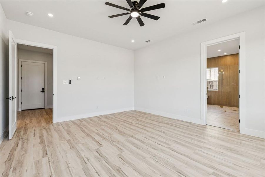 Spacious, unfurnished interior of a new home in , Weatherford (Image 20). Spacious, unfurnished interior of a new home in , Weatherford (Image 20).