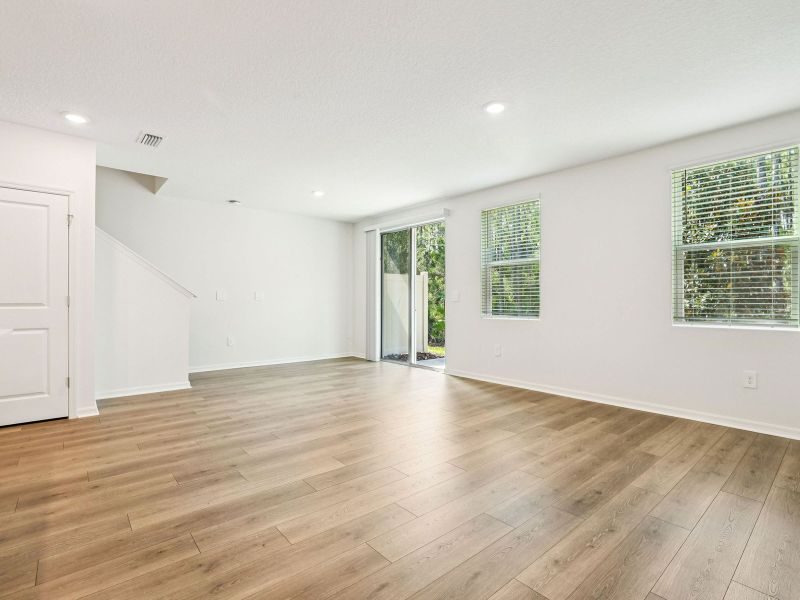 Spacious, unfurnished interior of a new home in Bradford Park, Ormond Beach (Image 7). Spacious, unfurnished interior of a new home in Bradford Park, Ormond Beach (Image 7).