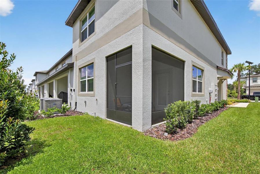 Exterior details and patio area of a home in , San Antonio (Image 30).