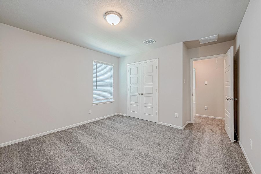 Spacious, unfurnished interior of a new home in Woodland Lakes, Houston (Image 32). Spacious, unfurnished interior of a new home in Woodland Lakes, Houston (Image 32).