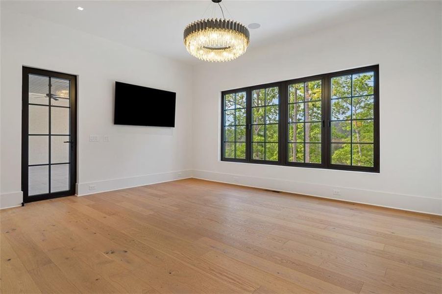 Spacious, unfurnished interior of a new home in , Alpharetta (Image 62).