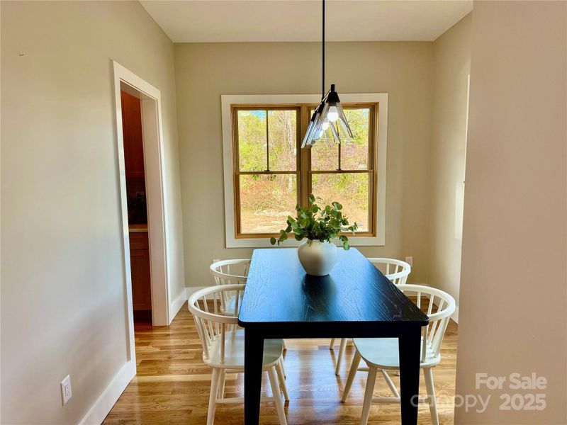 Sweet off entrance dining spot Sweet off entrance dining spot