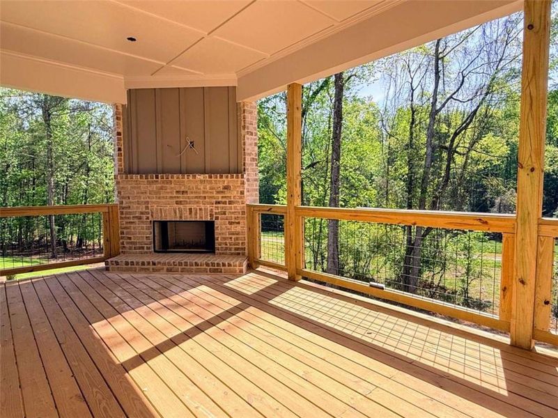 Exterior details and patio area of a home in , Jefferson (Image 3).