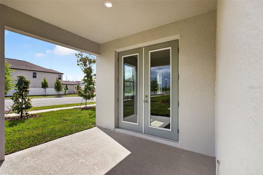 Exterior details and patio area of a home in Sunbrooke, St. Cloud (Image 23).
