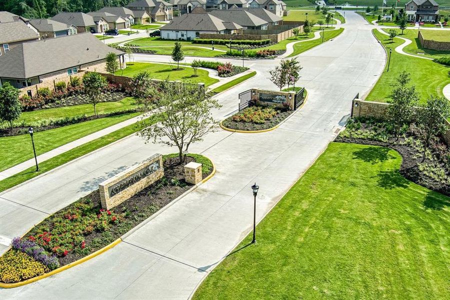 Capturing the allure of one of two meticulously manicured community entrances, this photo invites you into a world of elegance and convenience. Commuters will appreciate the convenience of quick access to the Sam Houston Tollway and Highway 249. Embrace the proximity to popular shopping destinations such as Willow Brook Plaza, North Oaks Shopping Center, and Vintage Park. The nearby schools are part of the renowned Klein ISD