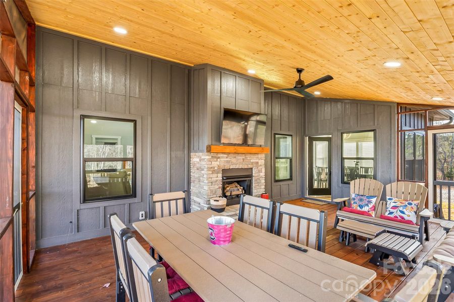 Community amenities in , Nebo (Image 37).