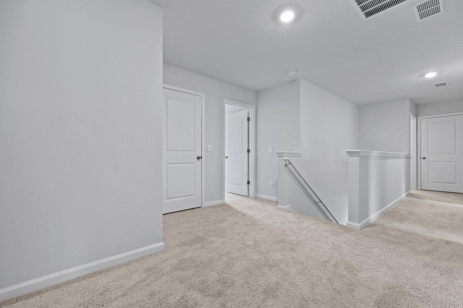 Spacious, unfurnished interior of a new home in Lakeview at Kitfield, Moncks Corner (Image 29).