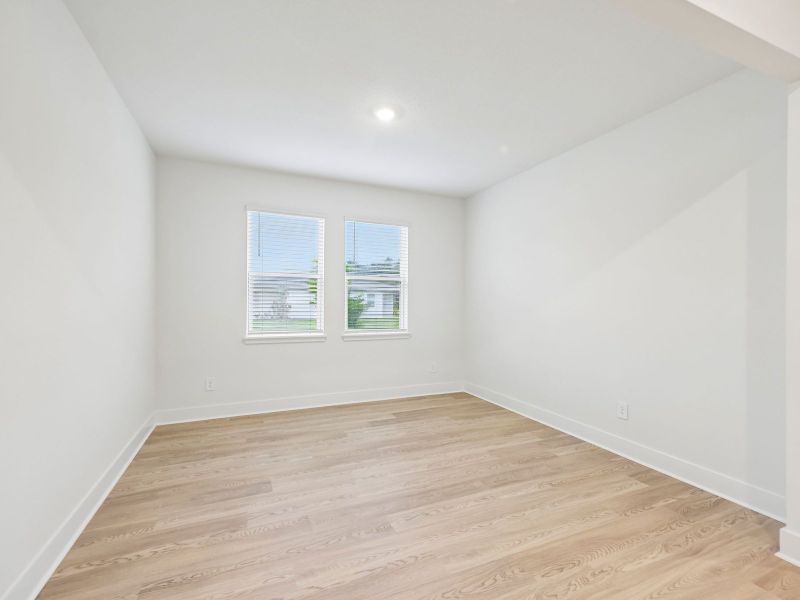 Spacious, unfurnished interior of a new home in Ridgehaven - Reserve Series, Ormond Beach (Image 14).