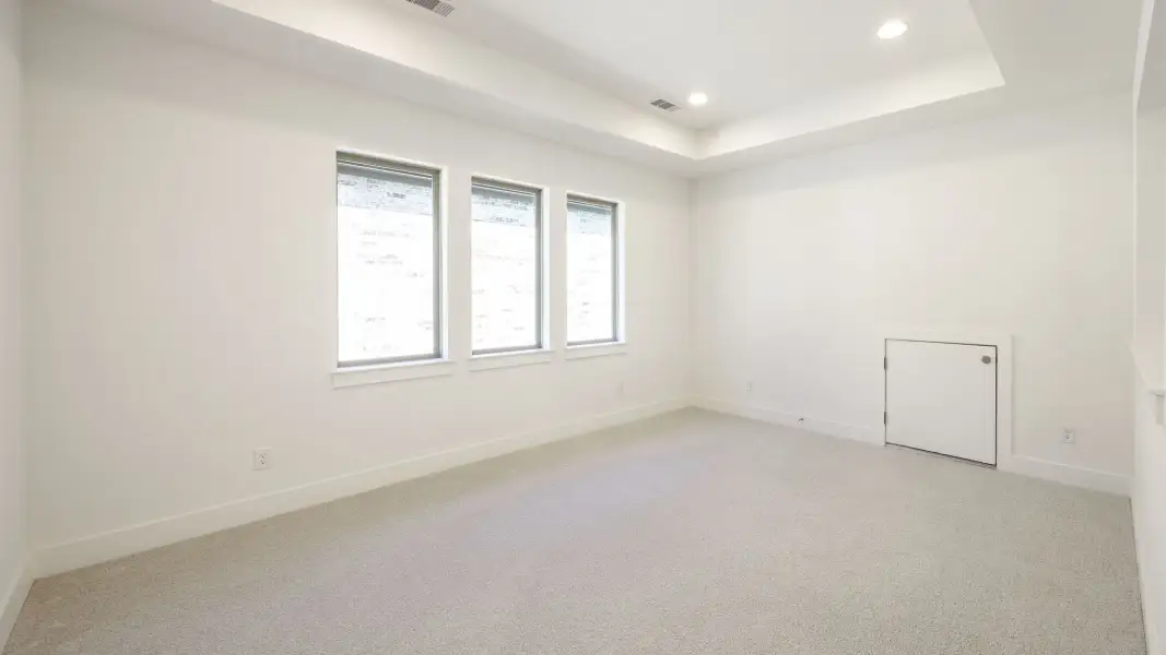 Spacious, unfurnished interior of a new home in Wolf Ranch, Georgetown (Image 8).