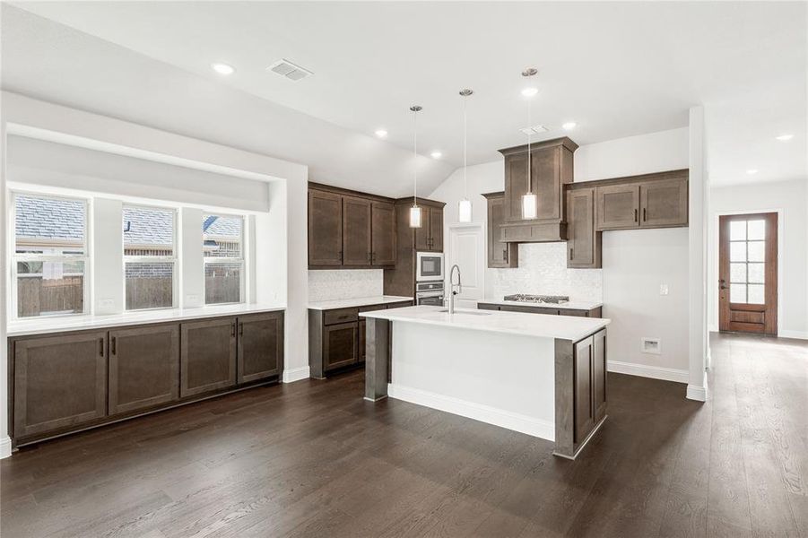 Furnished interior view inside a new home in Sable Creek, Sanger (Image 8).