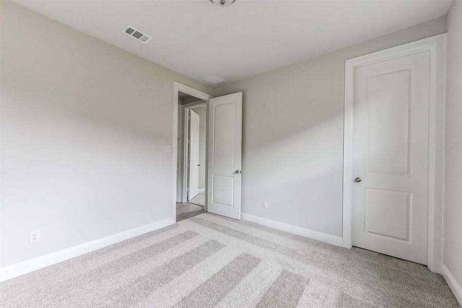 Spacious, unfurnished interior of a new home in Evergreen 55', Conroe (Image 37).