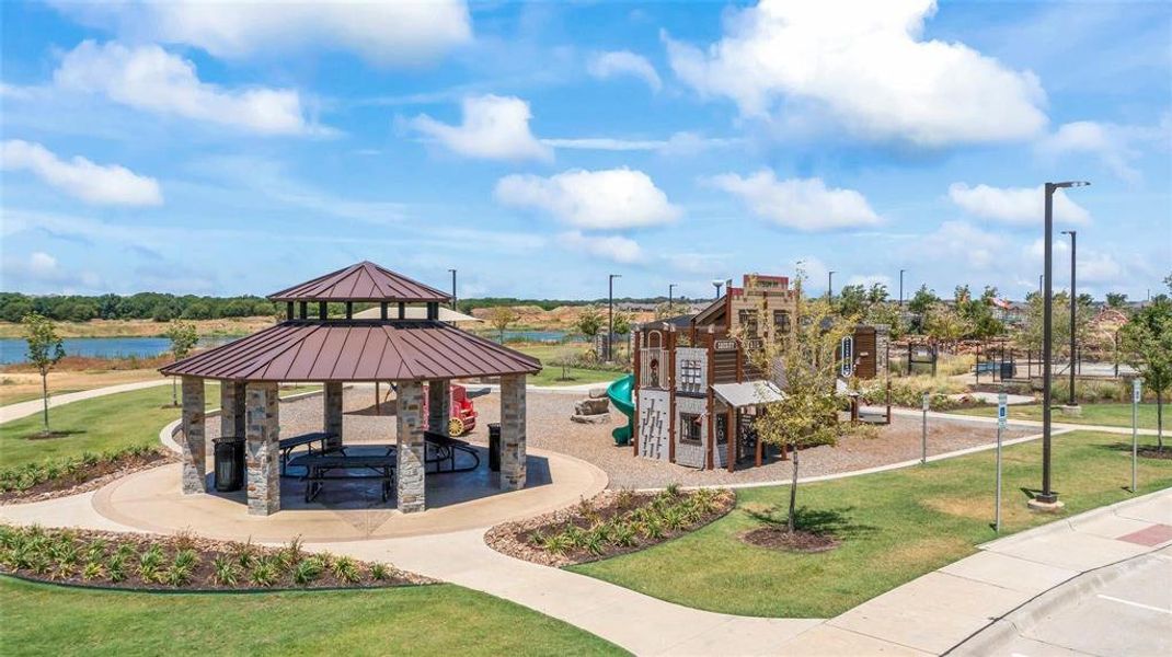 Community amenities in , Aubrey (Image 31).