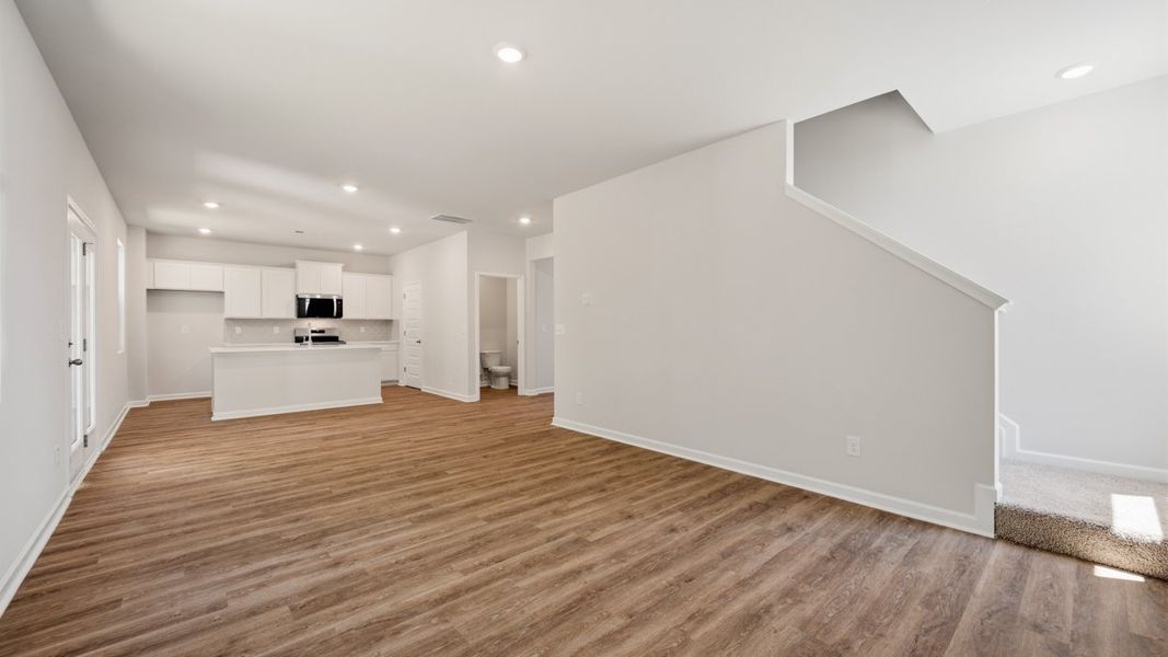 Spacious, unfurnished interior of a new home in Kingston Ranch at Lake Oconee, Buckhead (Image 18).