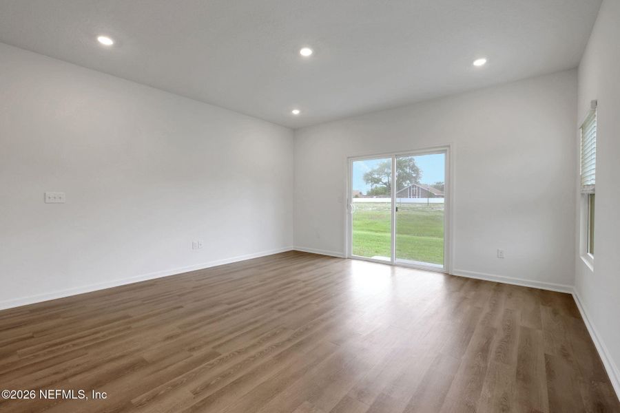 Spacious, unfurnished interior of a new home in Kasen Oaks, Jacksonville (Image 36).