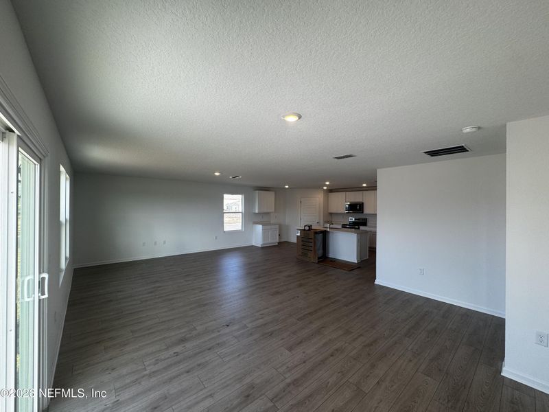 Spacious, unfurnished interior of a new home in The Arbors, Jacksonville (Image 40).
