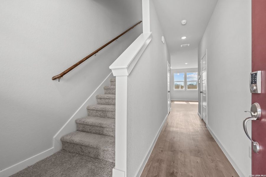 Spacious, unfurnished interior of a new home in Senna, Leon Valley (Image 22).