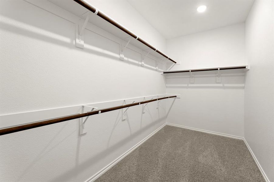 18. 2512 Russell - Closet