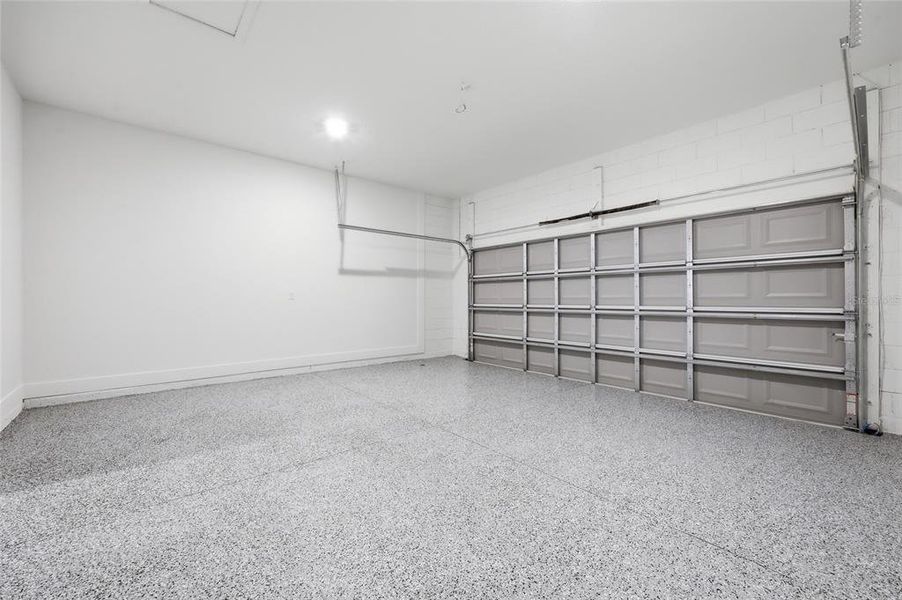 Spacious, unfurnished interior of a new home in , Ocala (Image 28).