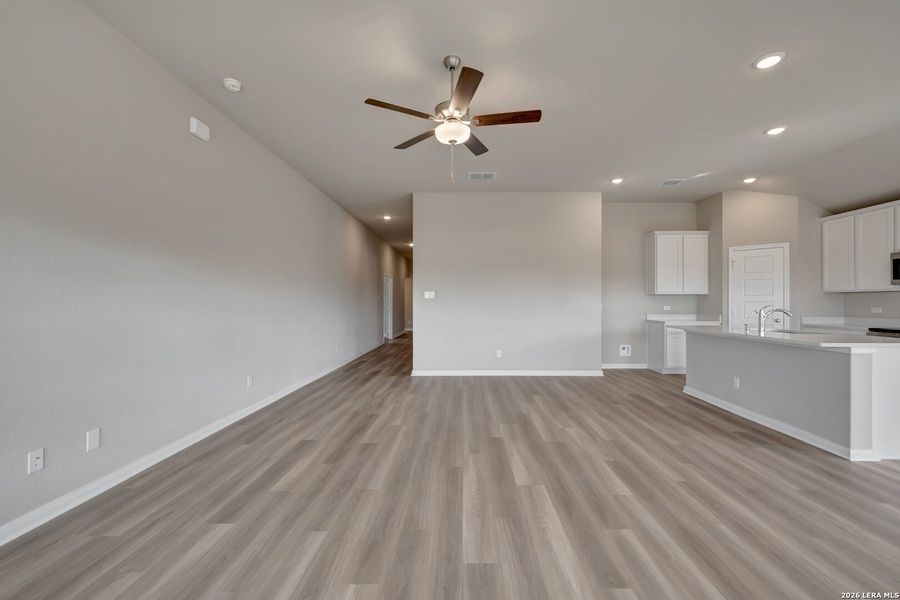 Spacious, unfurnished interior of a new home in Greenspoint Heights, Seguin (Image 22).