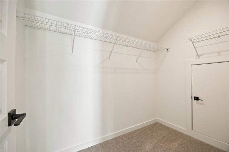 Spacious, unfurnished interior of a new home in Brooks Pond, Cumming (Image 36).