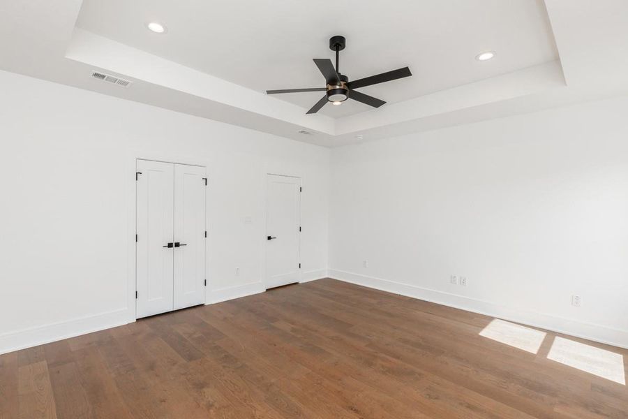 Spacious, unfurnished interior of a new home in , Beaumont (Image 26).