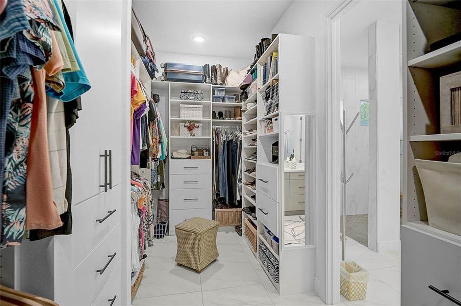 Furnished interior view inside a new home in , Bradenton (Image 9).