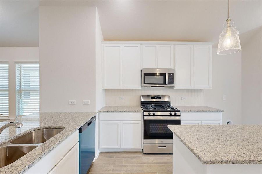 Furnished interior view inside a new home in Meadow Park, Denton (Image 5).