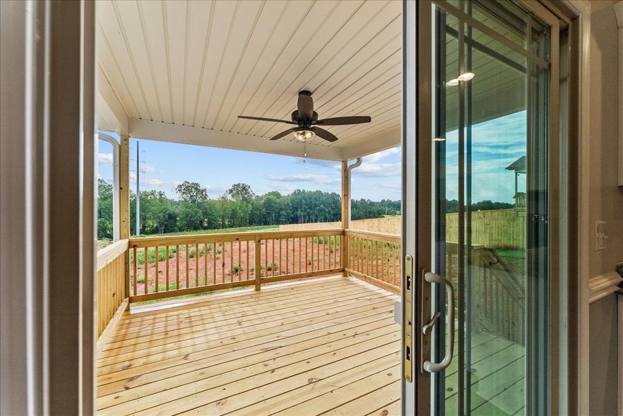 Representative exterior details of a home built from the Startex by Enchanted Homes in Lonesome Dove, San Antonio (Image 4).