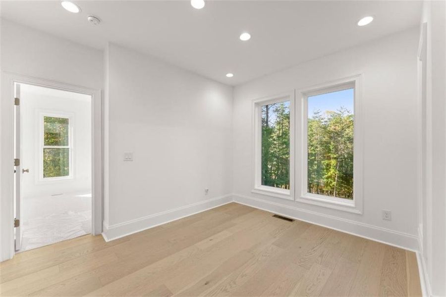 Spacious, unfurnished interior of a new home in , Cleveland (Image 39).