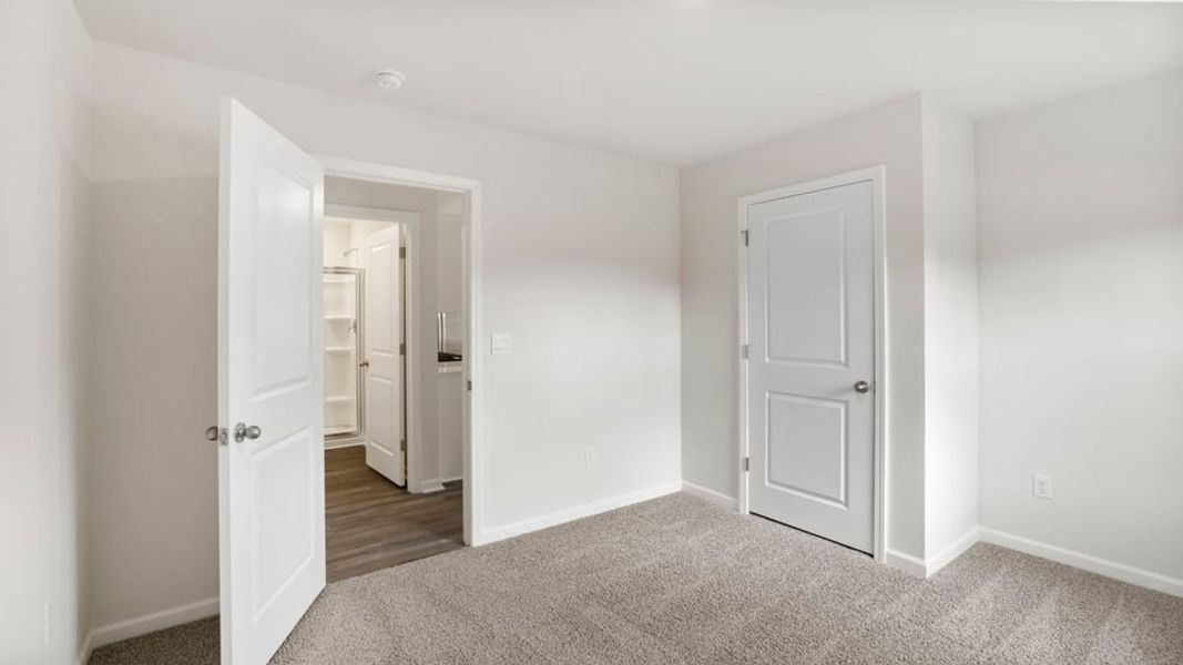 Spacious, unfurnished interior of a new home in Seneca Falls, Seneca (Image 24).