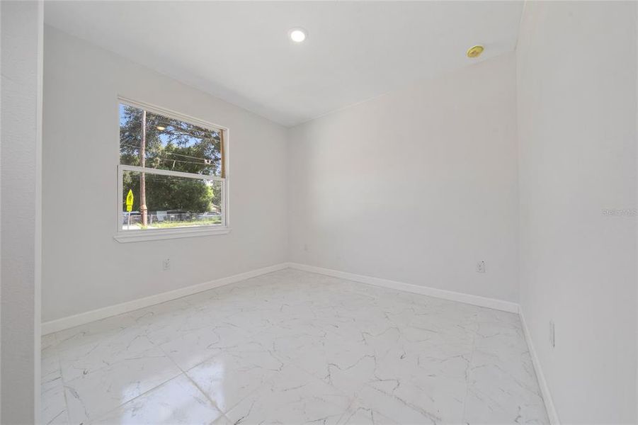 Spacious, unfurnished interior of a new home in , Orlando (Image 15).