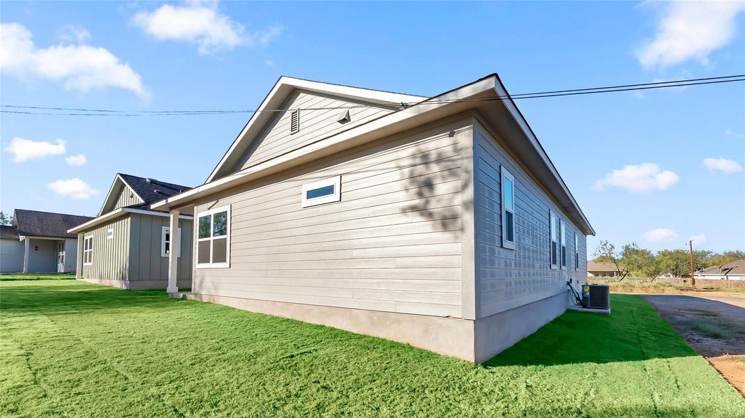 Exterior details and patio area of a home in , Cottonwood Shores (Image 17).
