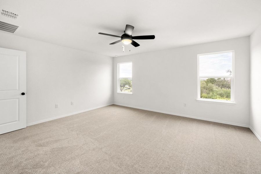 Spacious, unfurnished interior of a new home in Creekside at Estancia, Austin (Image 14).