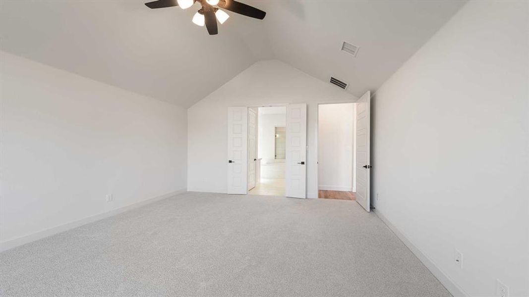 Spacious, unfurnished interior of a new home in Hillstead 50', Lavon (Image 20).