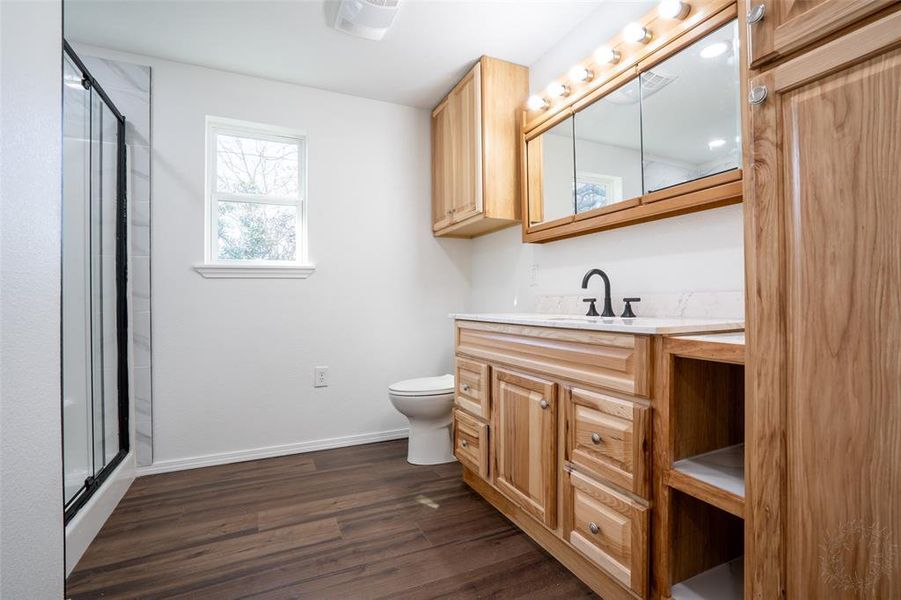 Furnished interior view inside a new home in , Comanche (Image 5).