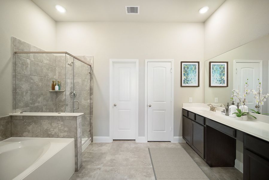 Representative furnished interior of a home built from the Bellissimo by Beazer Homes in Elyson, Katy (Image 8).