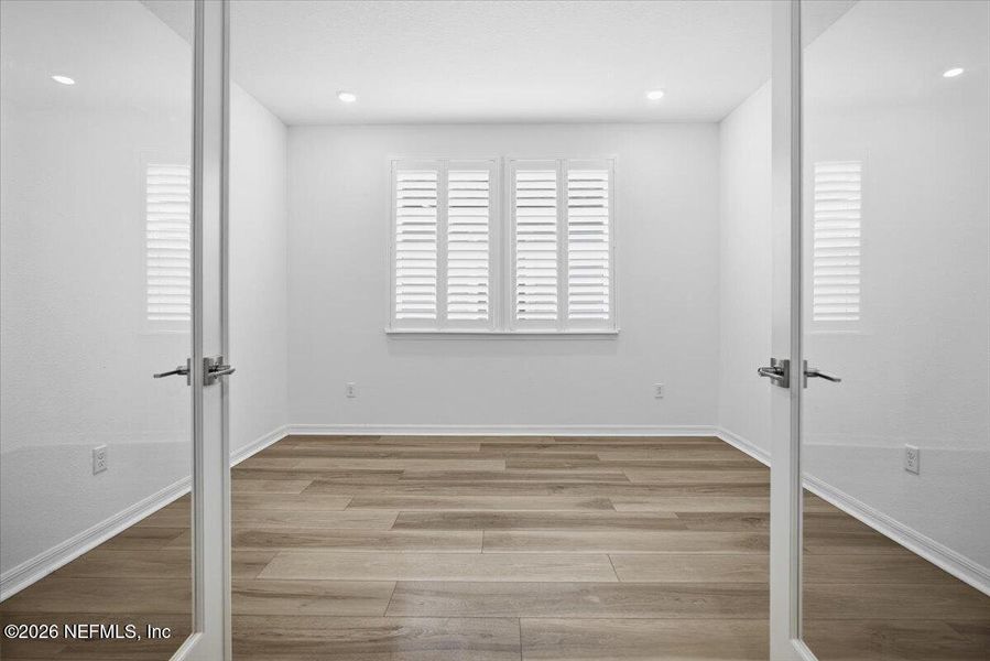 Spacious, unfurnished interior of a new home in , Middleburg (Image 22).