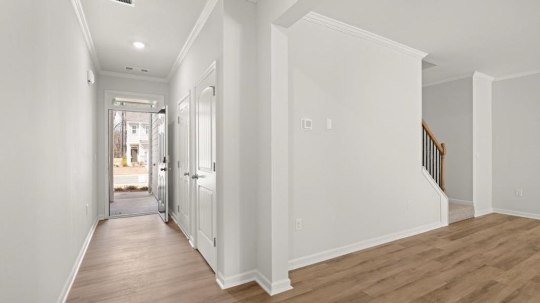 Spacious, unfurnished interior of a new home in Falcon Landing, Gainesville (Image 27).