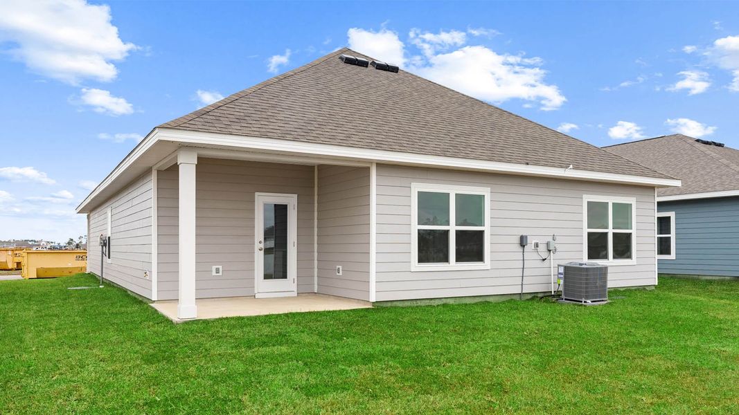 Exterior details and patio area of a home in Hodges Bayou Plantation, Panama City (Image 3).