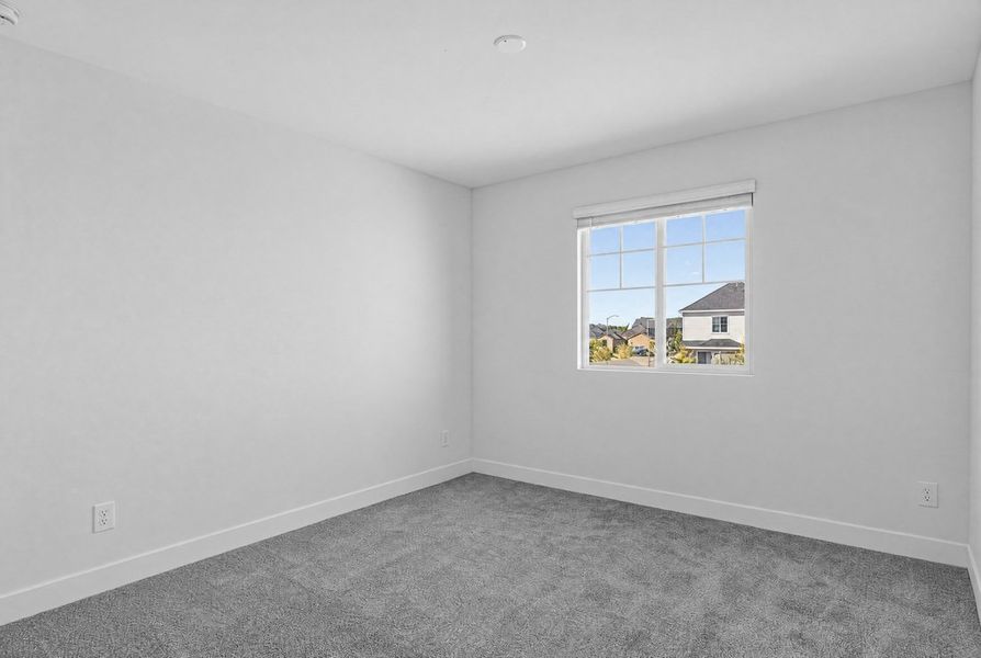 Spacious, unfurnished interior of a new home in Allen Ranches, Litchfield Park (Image 20).