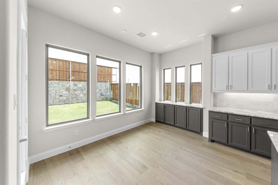 Representative unfurnished interior of a home built from the Larue by Pacesetter Homes in Nelson Lake, Rockwall (Image 18).