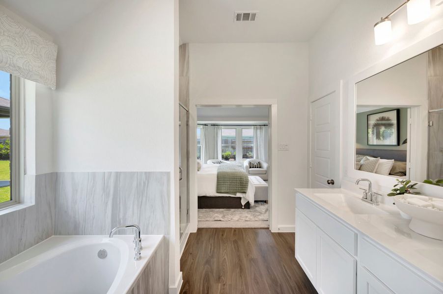 Owner's Bathroom Owner's Bathroom