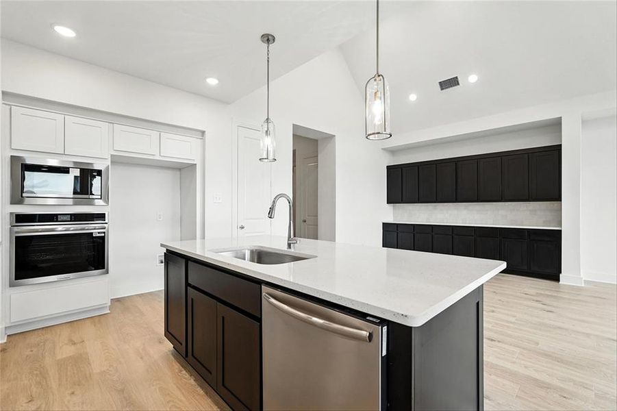 3146DuckHeightsKAHLCM006