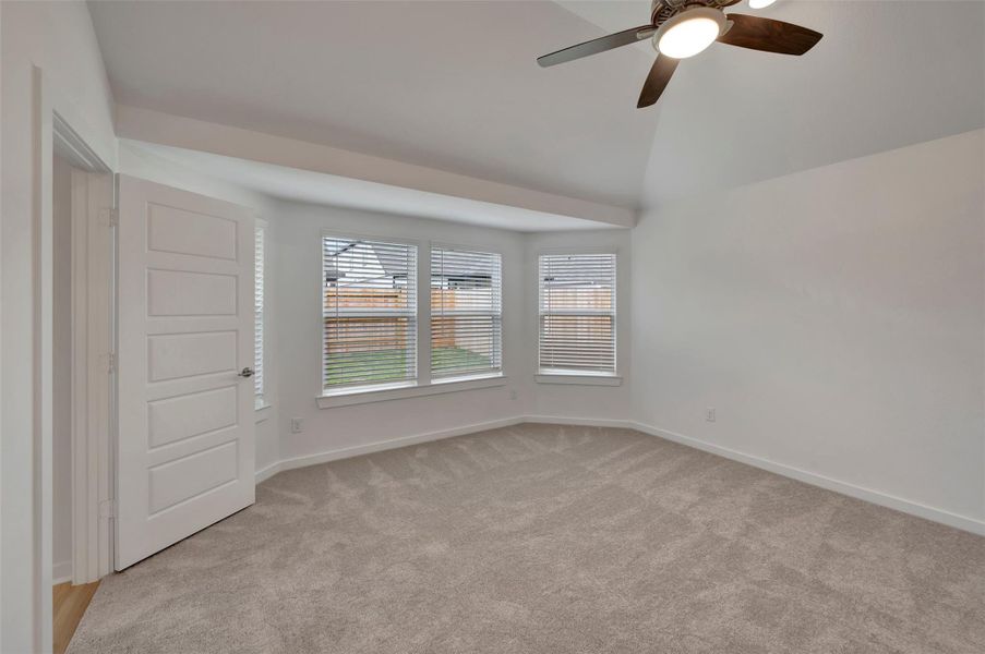 Spacious, unfurnished interior of a new home in Summerview, Fulshear (Image 28). Spacious, unfurnished interior of a new home in Summerview, Fulshear (Image 28).