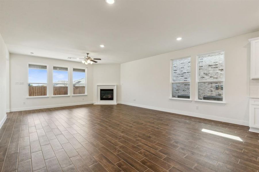 Spacious, unfurnished interior of a new home in AnaCapri, Anna (Image 17). Spacious, unfurnished interior of a new home in AnaCapri, Anna (Image 17).
