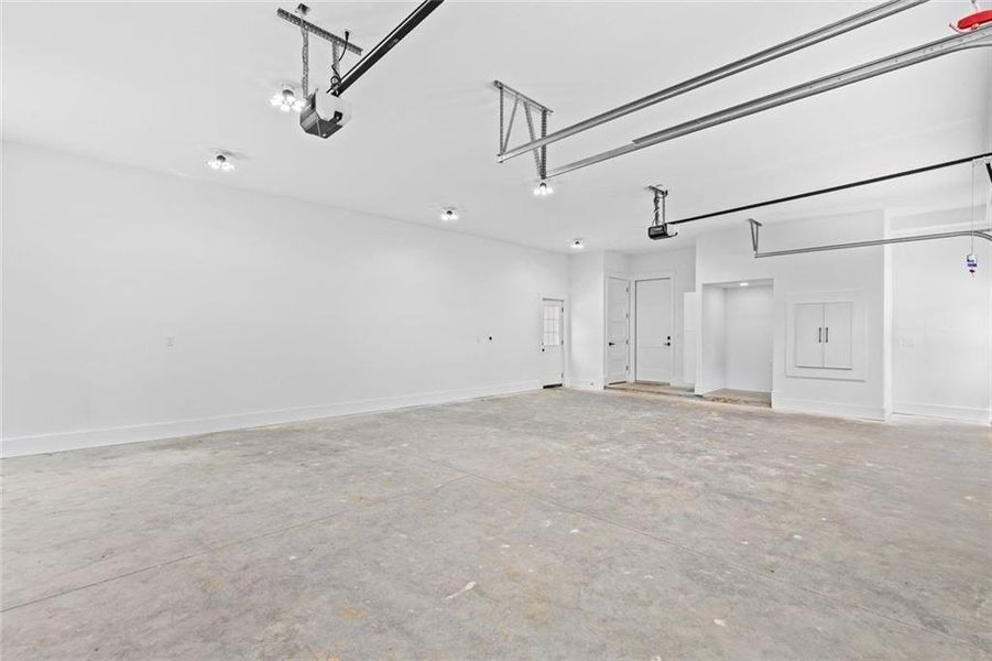 Spacious, unfurnished interior of a new home in , Monroe (Image 60).