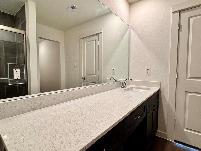 Furnished interior view inside a new home in Santa Fe, Cleveland (Image 5).
